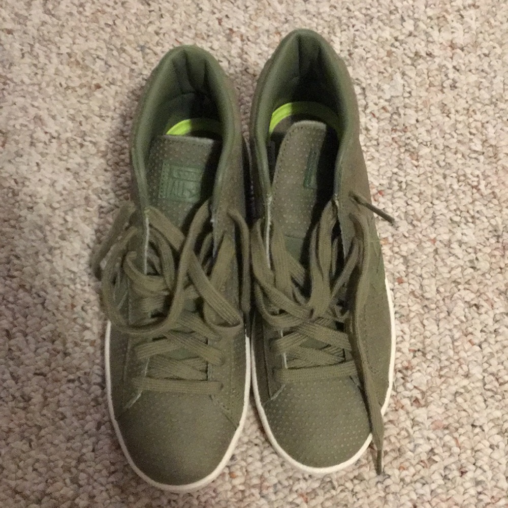 Olive green converse